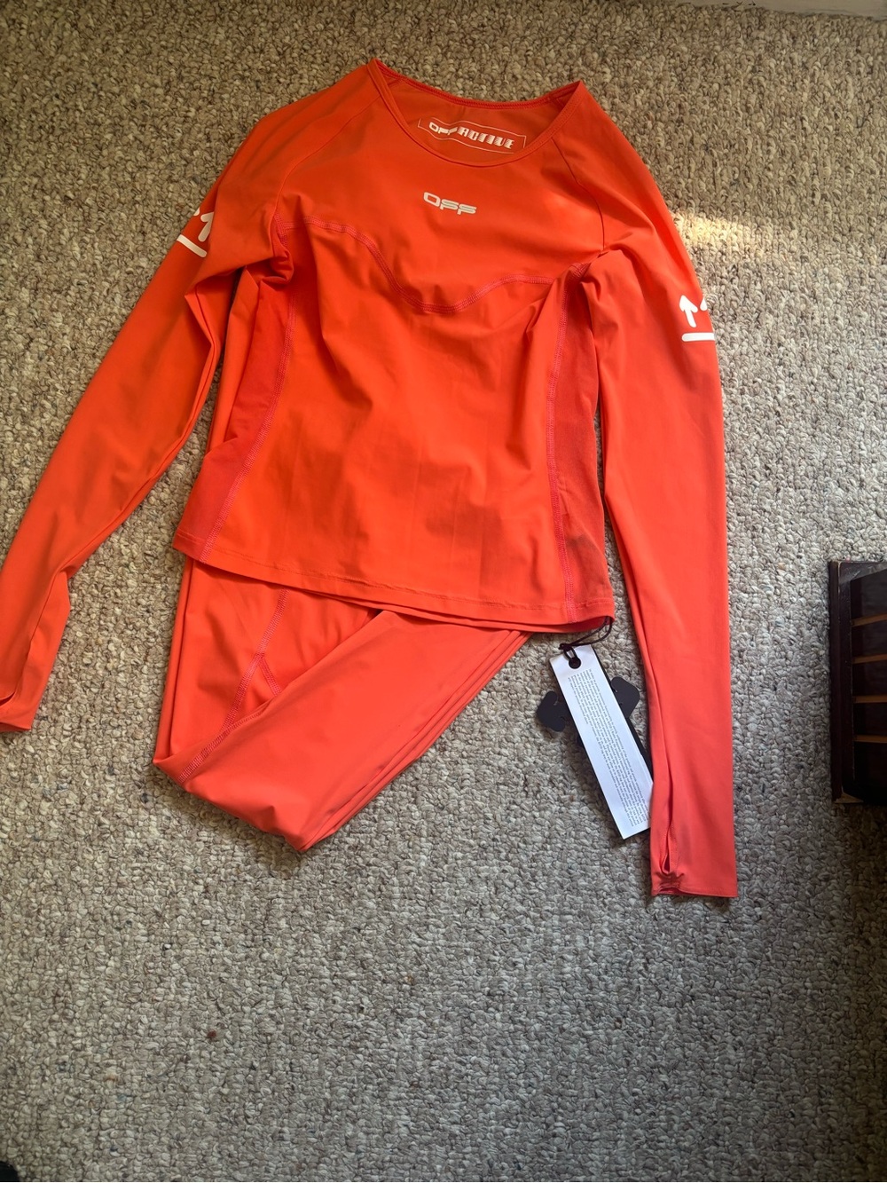 Off-White Active Set Top & Leggings